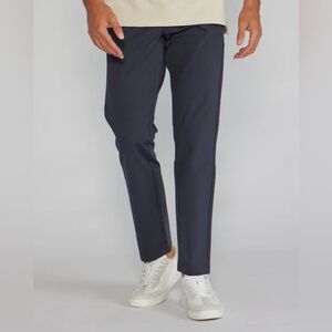 BYLT Everyday Pant 2.0 - Straight Fit - Navy | 32 |
REGULAR